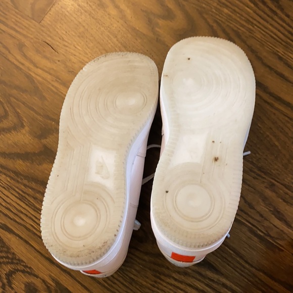 Gently worn Air Force 1 - Picture 4 of 4